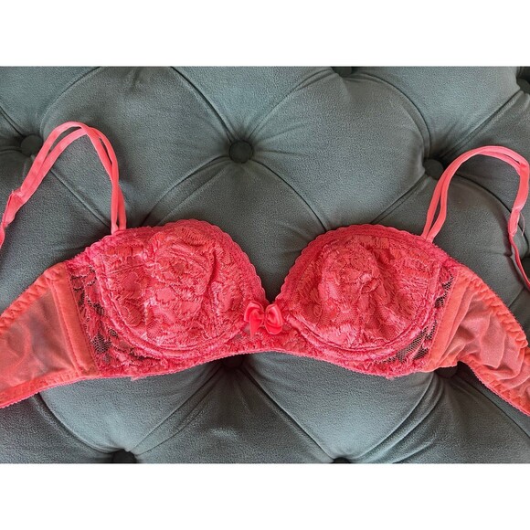 Victoria Secret Gold Label Vintage Pink Nylon Lace Bra Size 32A 1907 70 - Picture 2 of 6
